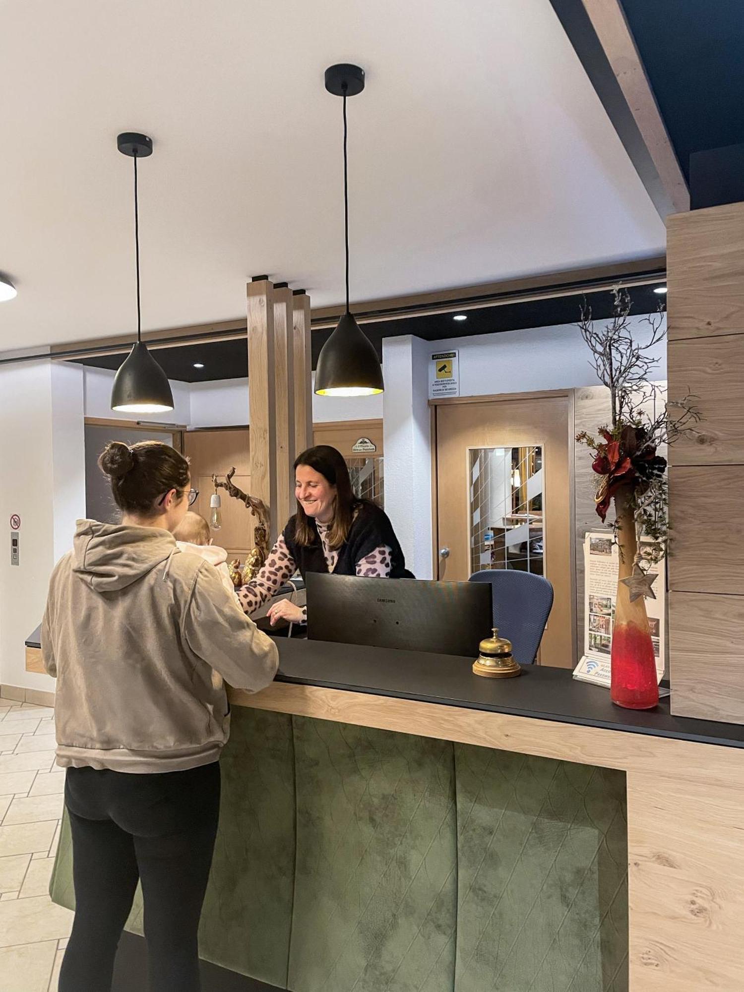 Hotel Sterzinger Moos Exteriör bild